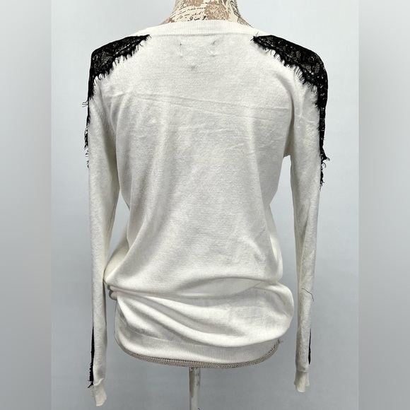 IJEANS by BUFFALO Ivory with black lace accent crew neck sweater size M - Picture 4 of 13